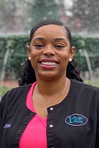 Lashonda, a dental assistant for 1 Smile Away
